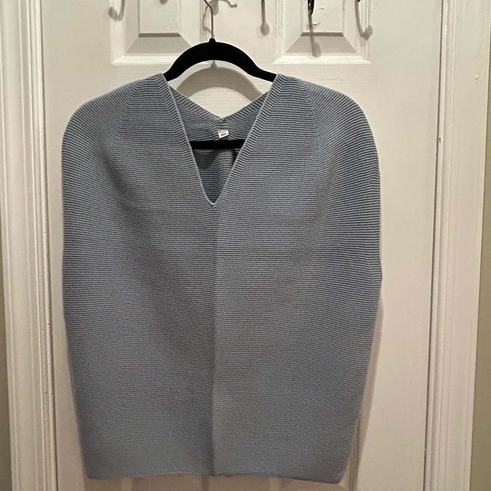 Uniqlo 3D Women's Sweater Vest